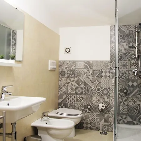 Urban Pop 2 Bed & Breakfast Katánie