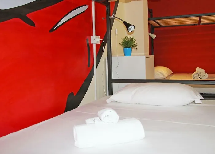 Urban Pop 2 Bed & Breakfast
